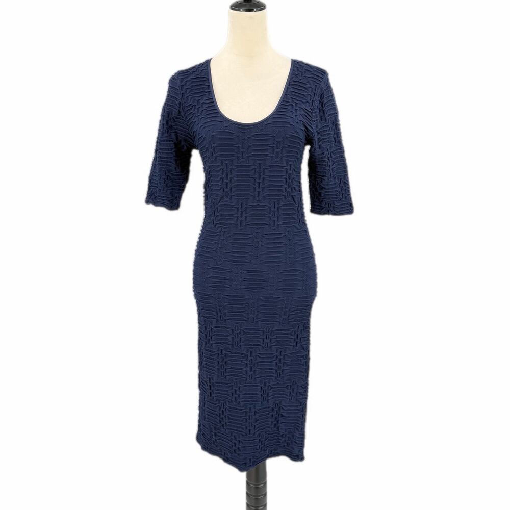 Tees by Tina OSFM Navy Scoop Neck Crinkle Stretch Textured 3/4 Sleeve Midi Dress